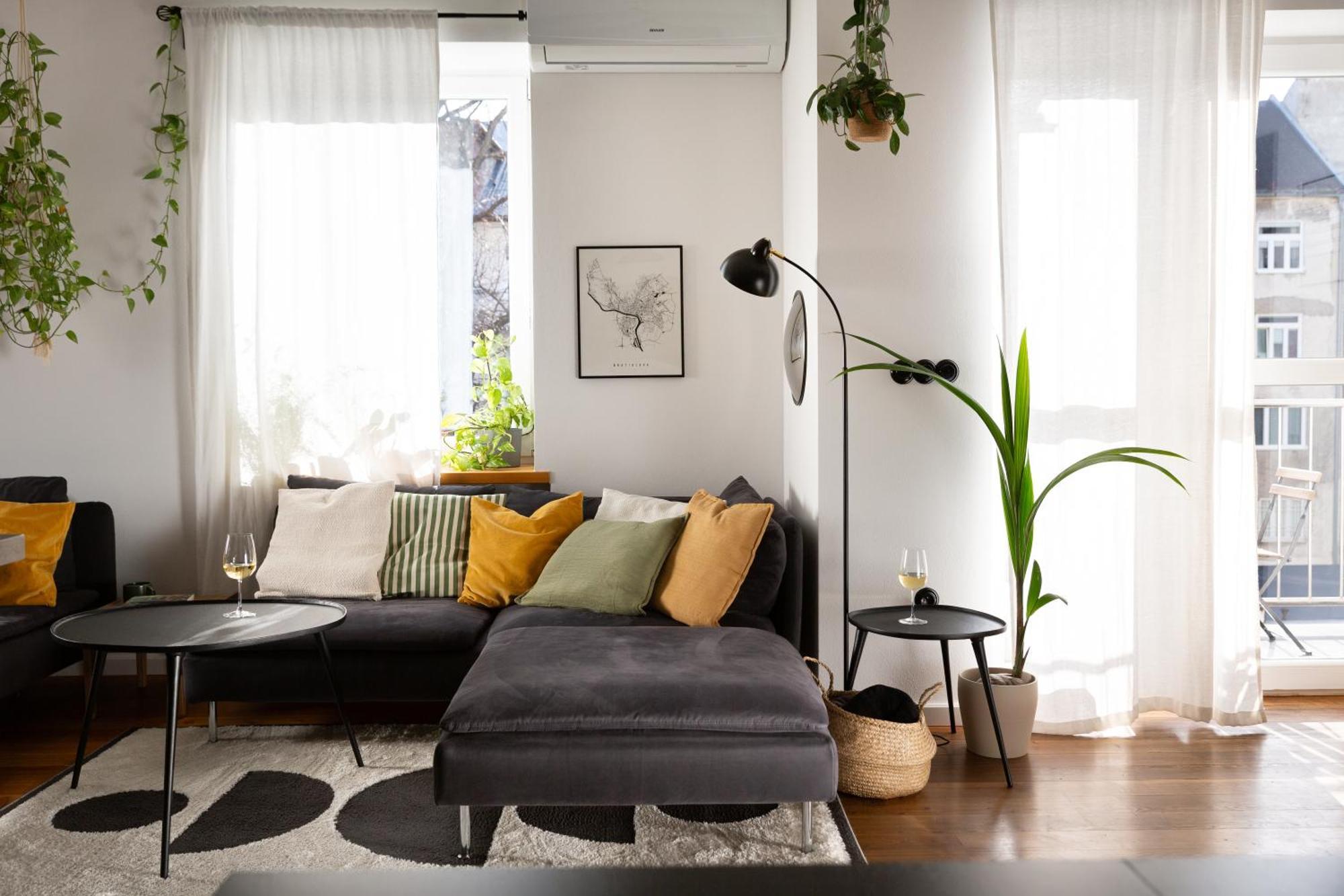 Evergreen - Old Town Spacious Stylish Apartment With Ac And One And A Half Bath, Baby & Kid- Friendly Bratislava Exterior photo