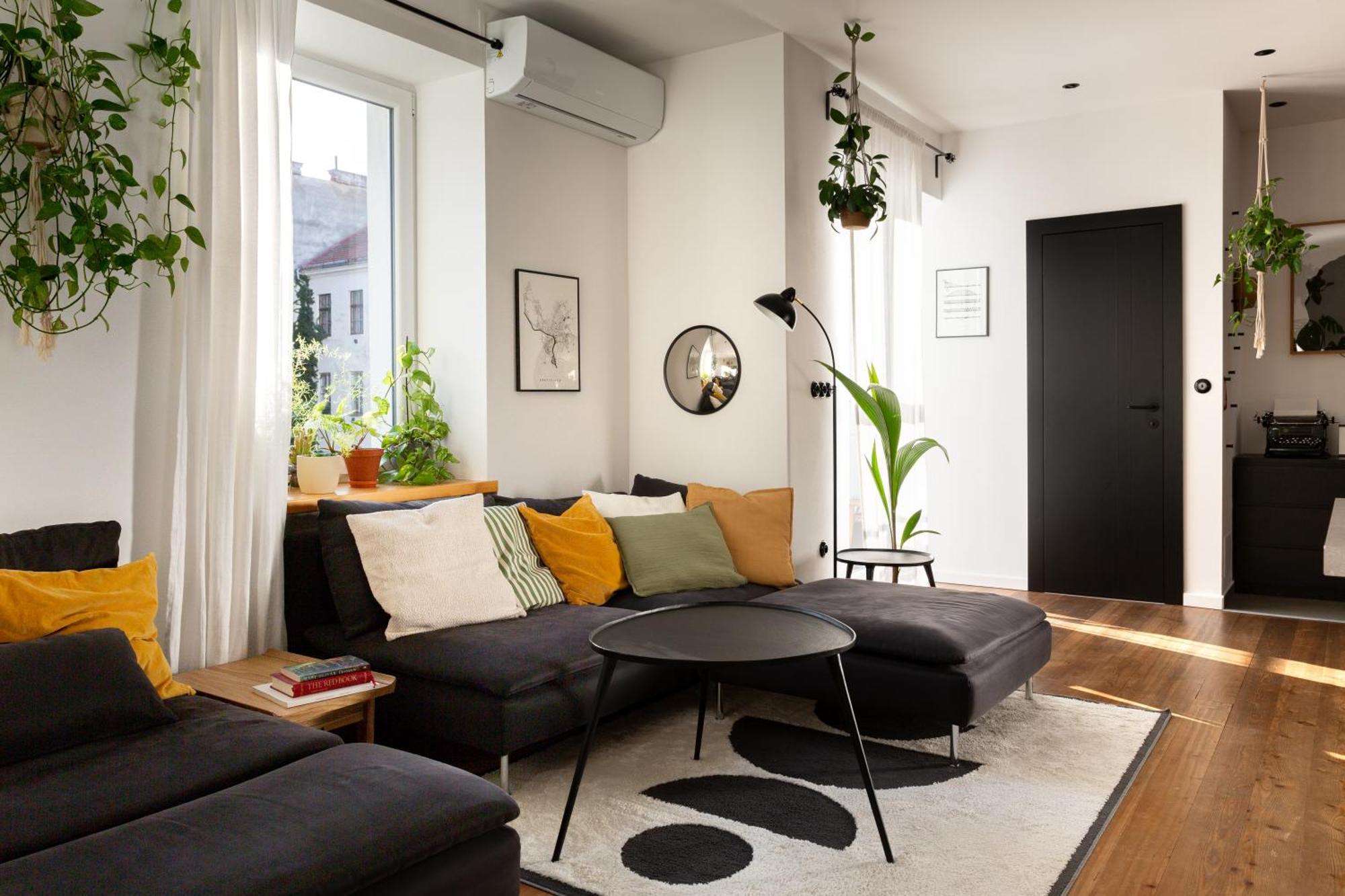 Evergreen - Old Town Spacious Stylish Apartment With Ac And One And A Half Bath, Baby & Kid- Friendly Bratislava Exterior photo